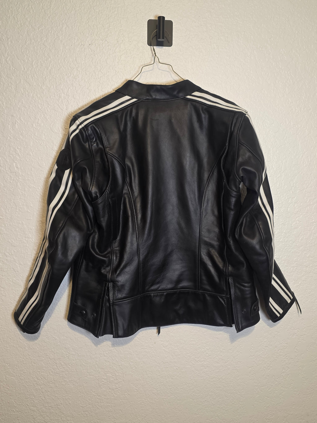 BMW Motorrad TwinStripes Leather Motorcycle Jacket – Men’s Large