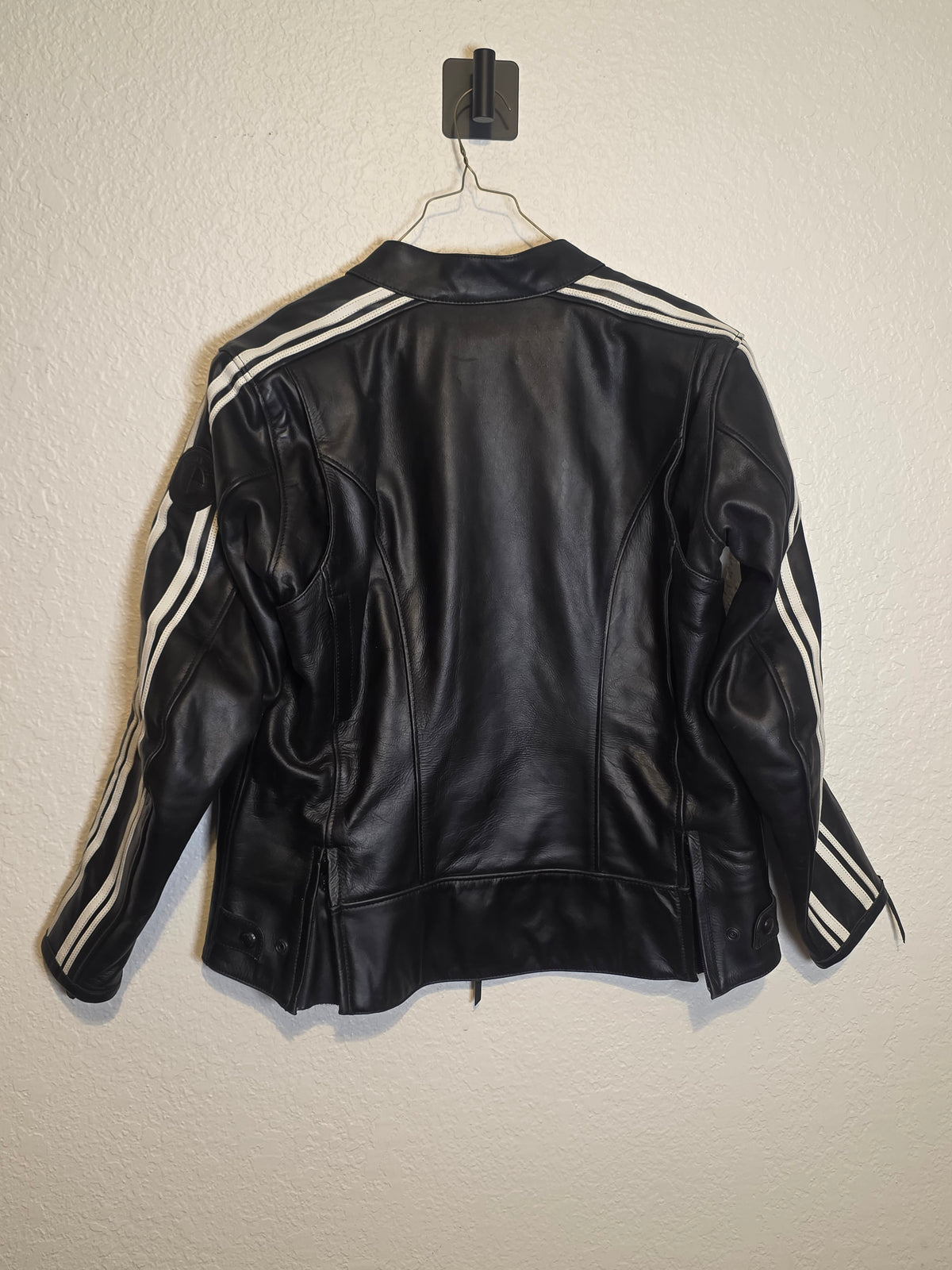 BMW Motorrad TwinStripes Leather Motorcycle Jacket – Men’s Large
