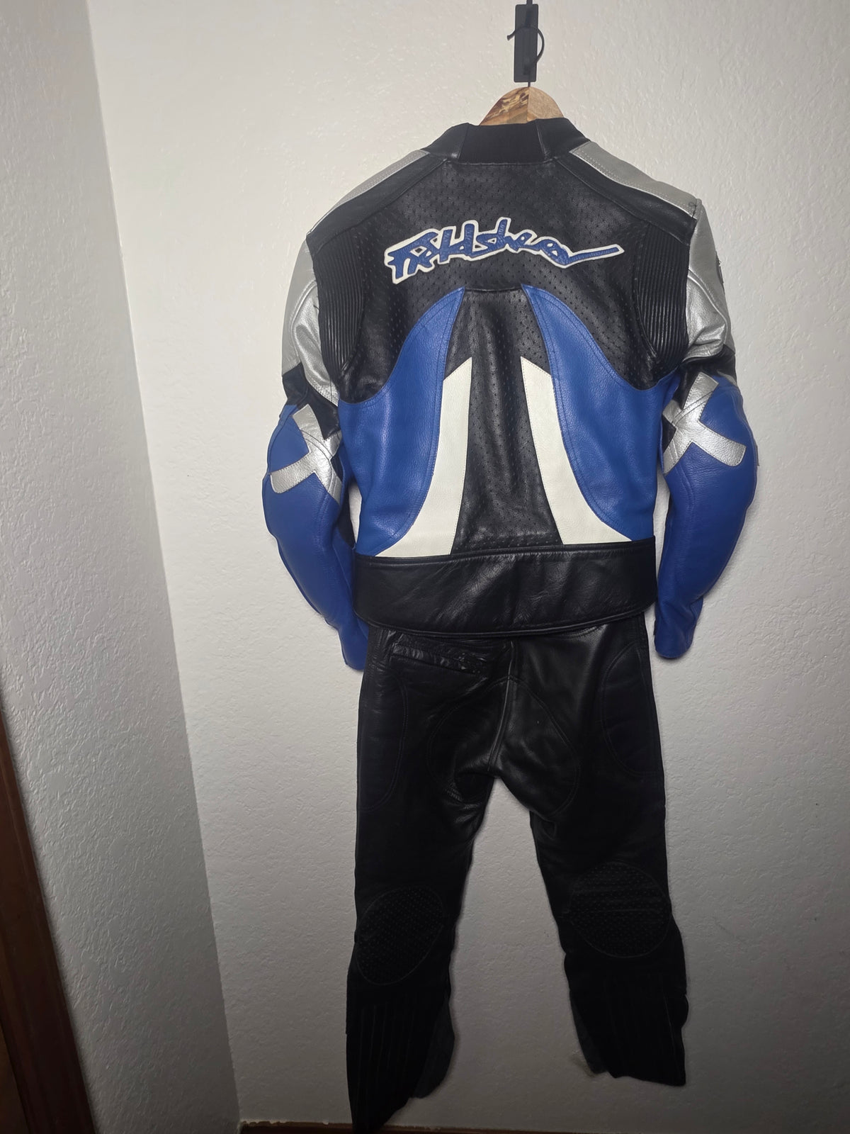 Pre-owned Fieldsheer Women's 2-pPiece Leather Motorcycle Suit -Medium